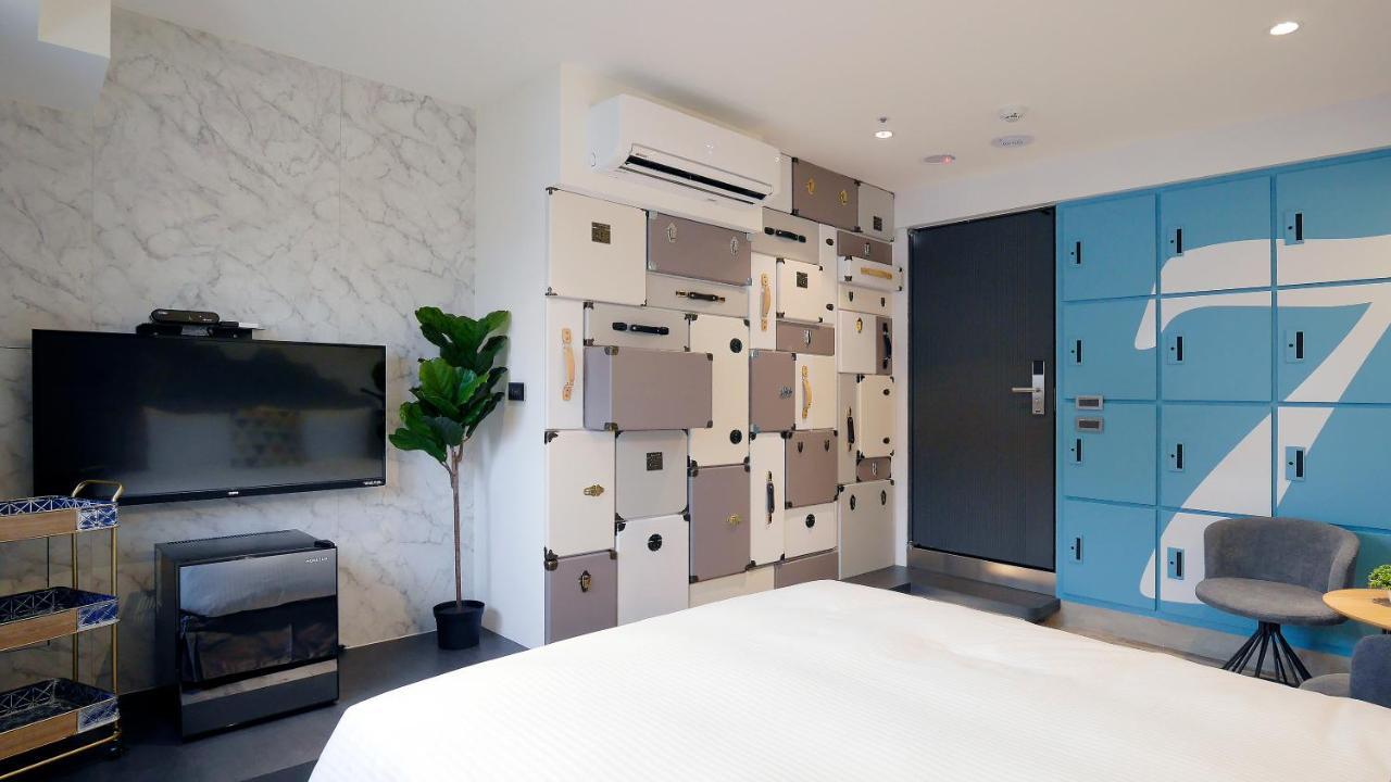 K Hotel - Yizhong Taichung Exterior photo